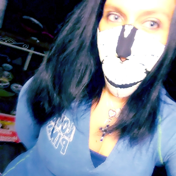 Meet your Posher, Cassandra - Picture 1 of 1